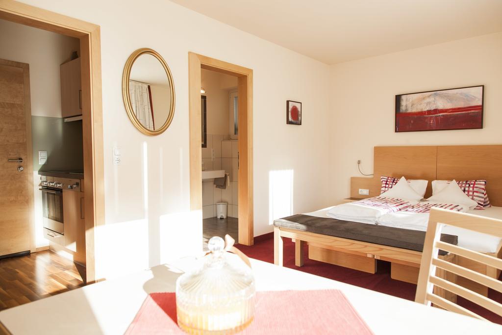 Haus Sonneneck - Ski In & Out Sankt Anton am Arlberg Phòng bức ảnh